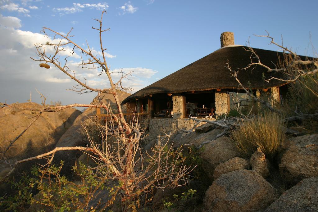 Erongo Wilderness Lodge 오마루루 외부 사진