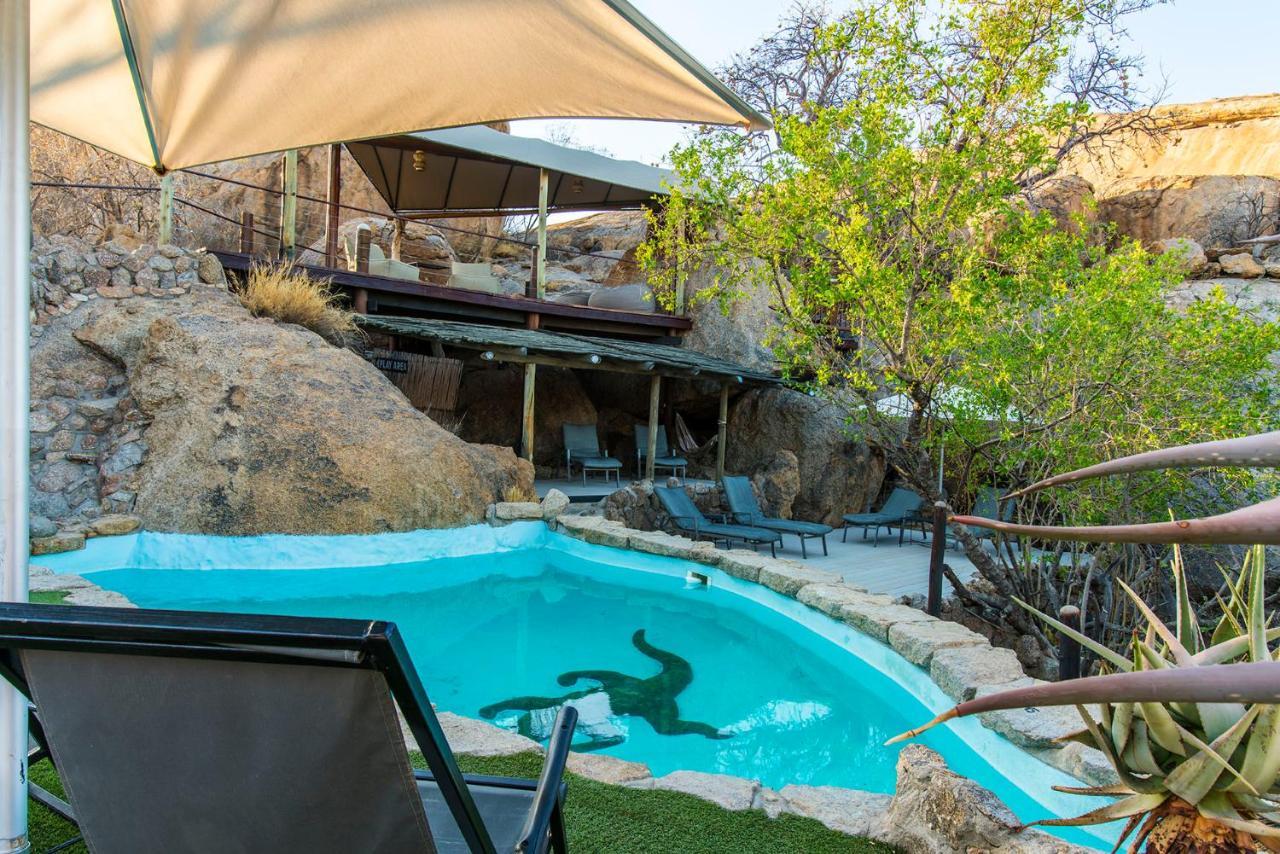Erongo Wilderness Lodge 오마루루 외부 사진